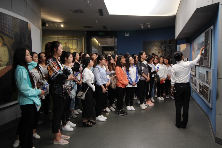 参观李大钊革命事迹展览 - 副本 参观李大钊革命事迹展览 - 副本